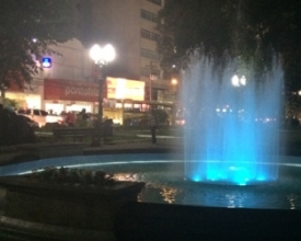 Chafariz da Praça Getúlio Vargas agora tem luz de led