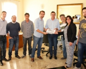 Prefeito recebe ciclistas: "Vamos continuar construindo essa parceria"