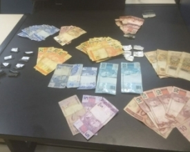 PM apreende drogas e dinheiro do tráfico em Riograndina e no Cordoeira