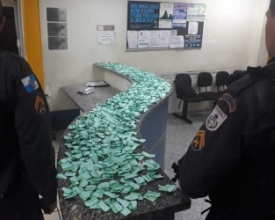 Mais de dois mil sacolés de cocaína apreendidos em casa no Cordoeira