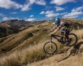 Destaque na natação, Arthur Senna também brilha no downhill