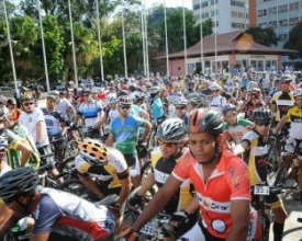 Ciclistas se reúnem para passeio em prol do Lar Abrigo Amor a Jesus
