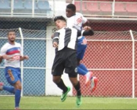 Friburguense Junior goleia Resende no Eduardo Guinle