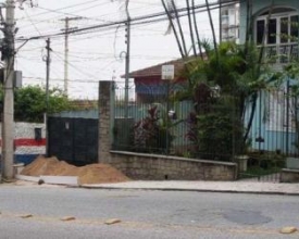 Areia bloqueia calçada nas Braunes