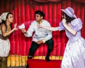 A história de Cinderela num espetáculo musical encantador no Teatro Municipal