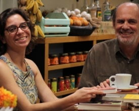 Jornalistas pesquisam cultura alimentar  brasileira para produção de livro inédito
