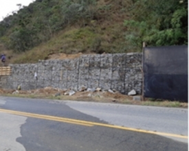 DER retoma construção de muro de contenção na Serramar