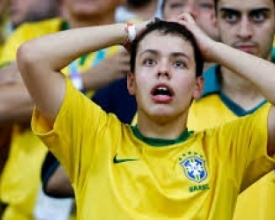 Apagão minutos antes do jogo do Brasil quase infarta torcedores