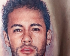 Friburguense economiza durante 6 meses e tatua rosto de Neymar nas costas